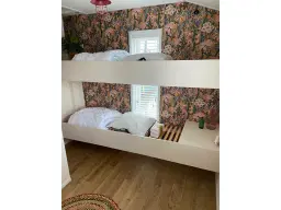 Moderne Woonboot / Woonark te Heeg