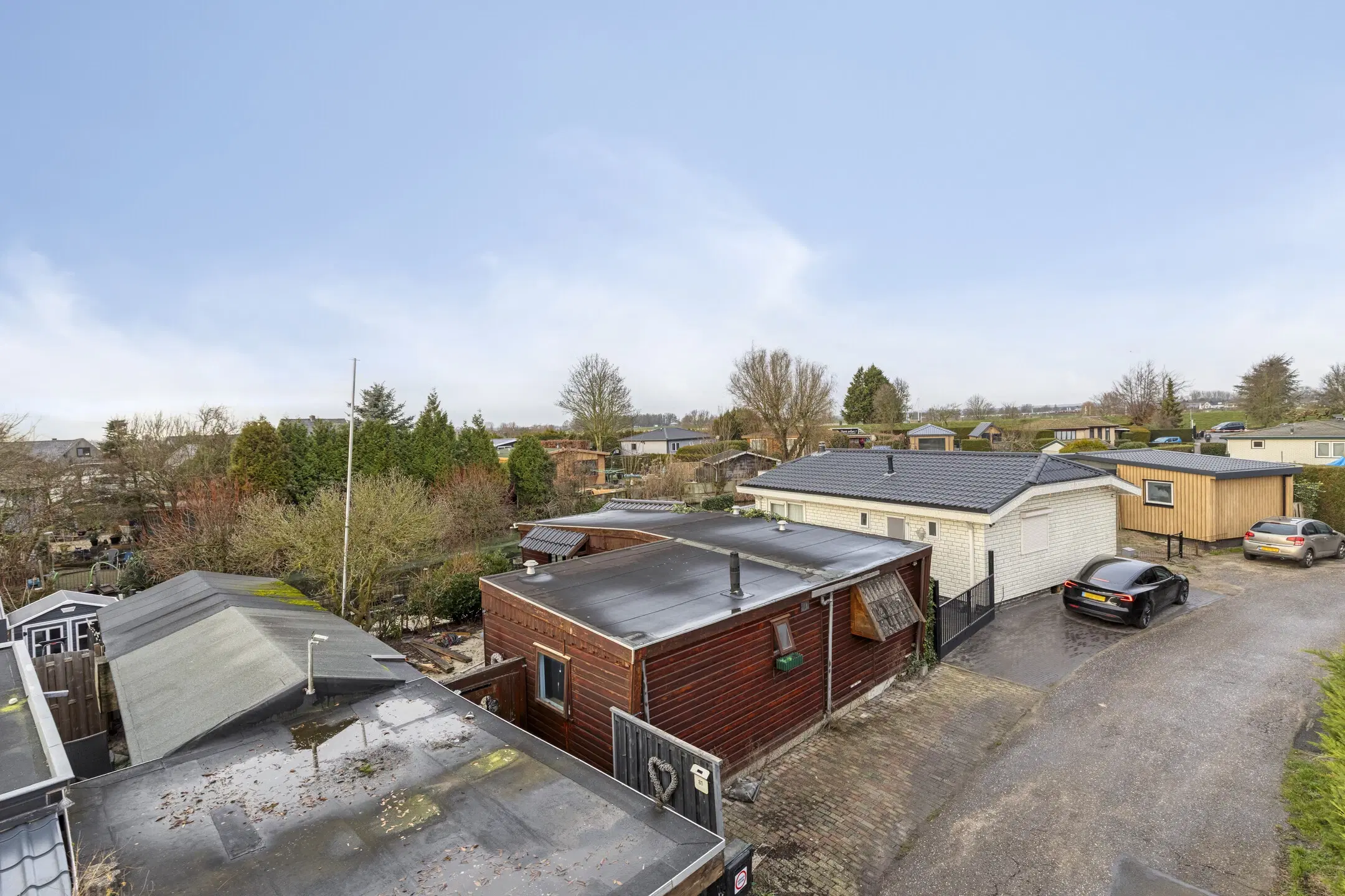 Maurik, Rijnbandijk 111 81