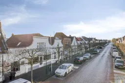 Stellendam, Voorstraat 9 en Mr. Iman Caustraat 6 