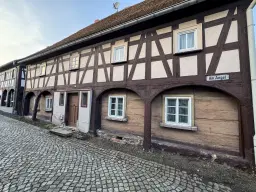 Vakwerkhuis nabij drielandenpunt Duitsland, Tsjechië en Polen in Hirschfelde, Duitsland