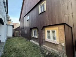 Vakwerkhuis nabij drielandenpunt Duitsland, Tsjechië en Polen in Hirschfelde, Duitsland