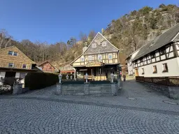 Vakwerkhuis nabij drielandenpunt Duitsland, Tsjechië en Polen in Hirschfelde, Duitsland