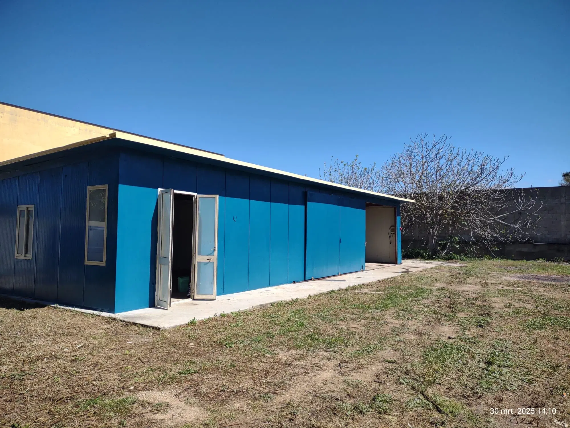 Wegens beëindiging werkzaamheden 1.000 m² industrieel terrein in het havengebied van Porto Torres - Italië