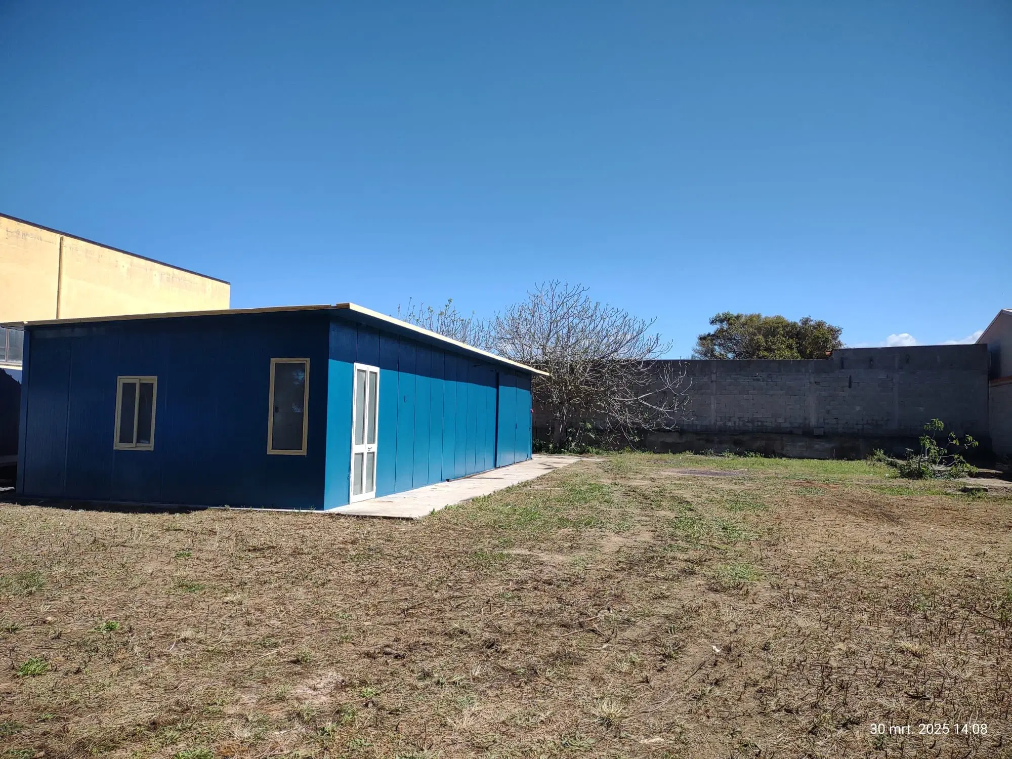 Wegens beëindiging werkzaamheden 1.000 m² industrieel terrein in het havengebied van Porto Torres - Italië