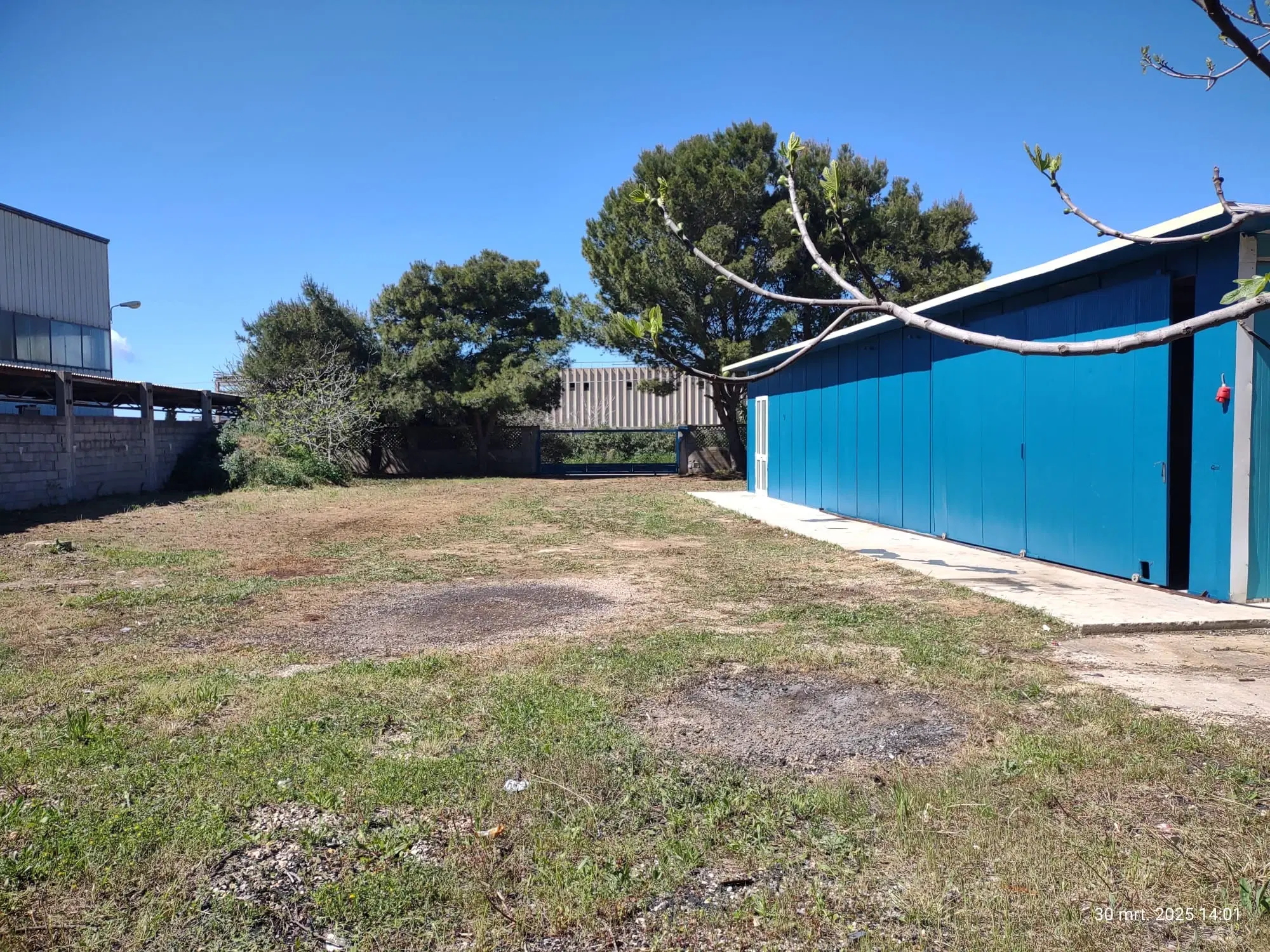 Wegens beëindiging werkzaamheden 1.000 m² industrieel terrein in het havengebied van Porto Torres - Italië