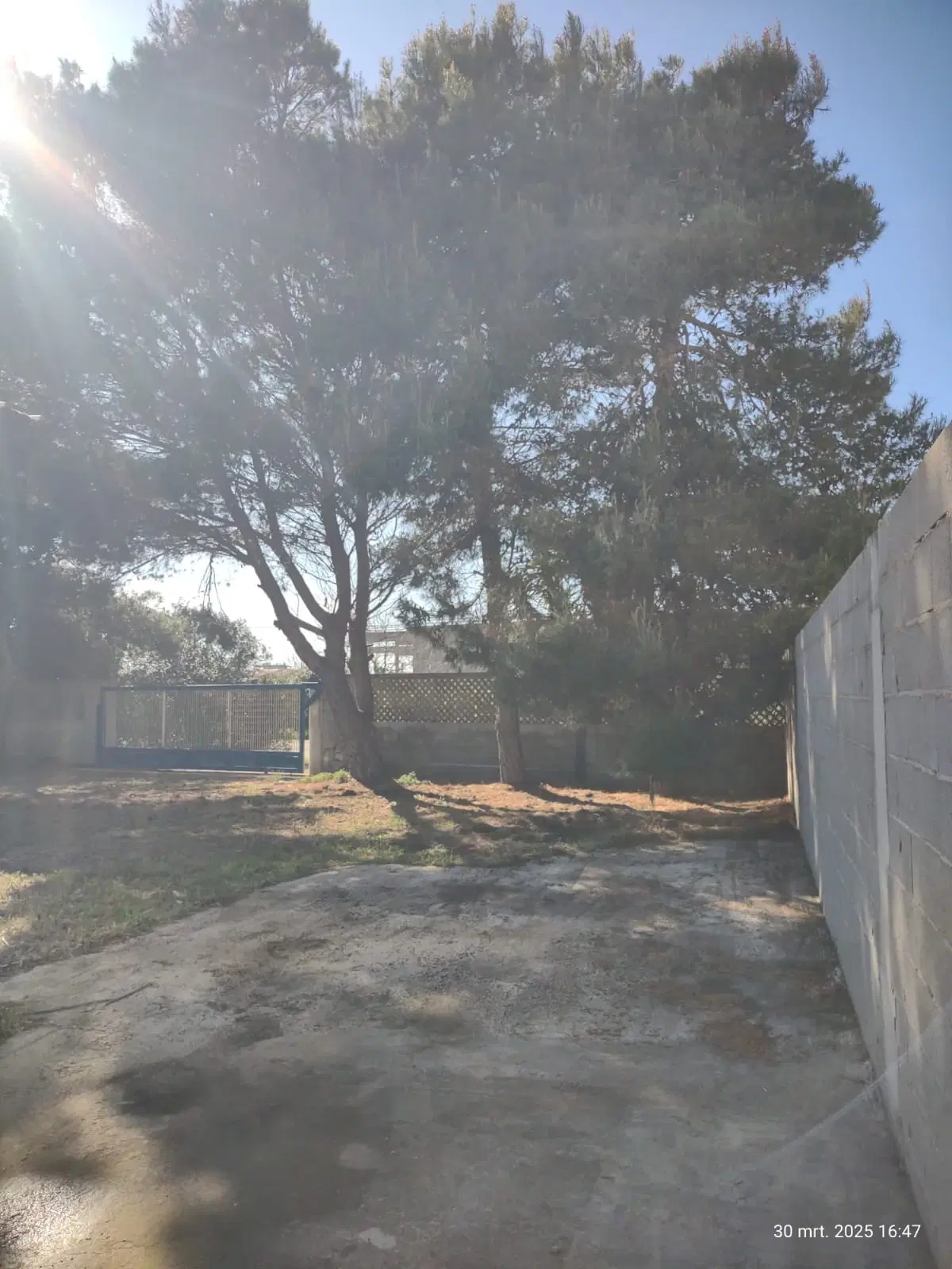 Wegens beëindiging werkzaamheden 1.000 m² industrieel terrein in het havengebied van Porto Torres - Italië