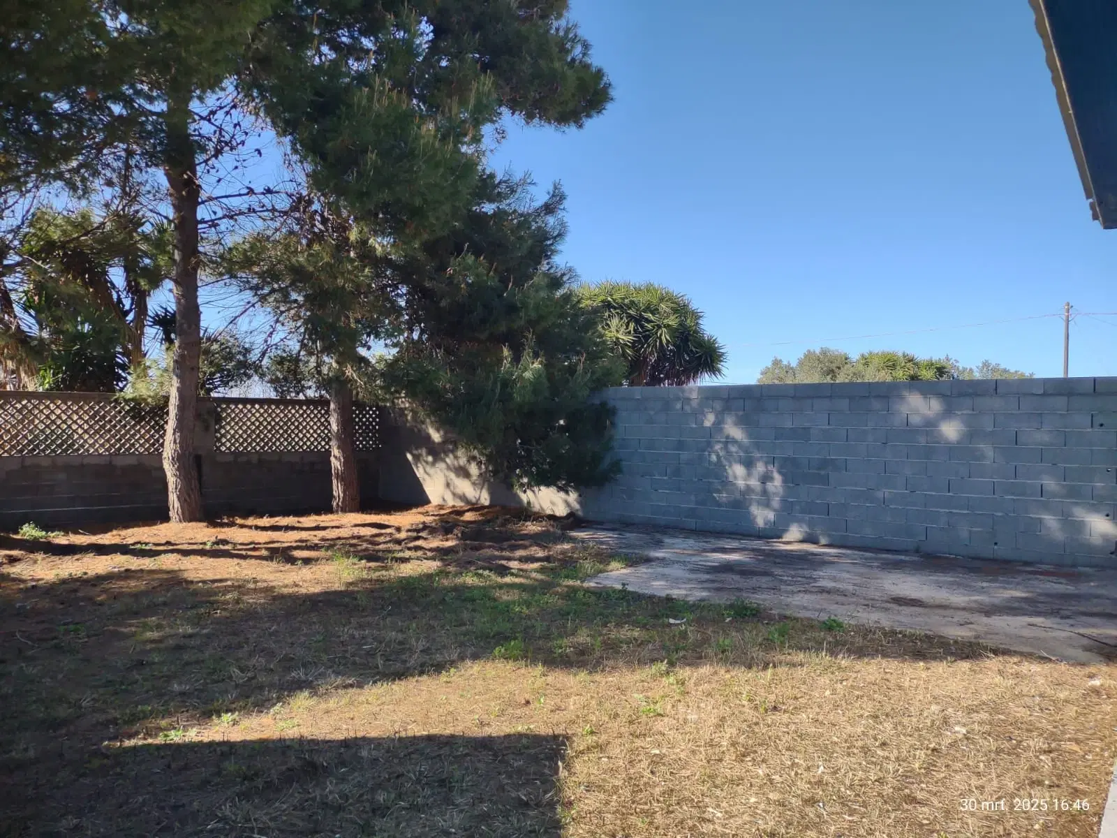 Wegens beëindiging werkzaamheden 1.000 m² industrieel terrein in het havengebied van Porto Torres - Italië