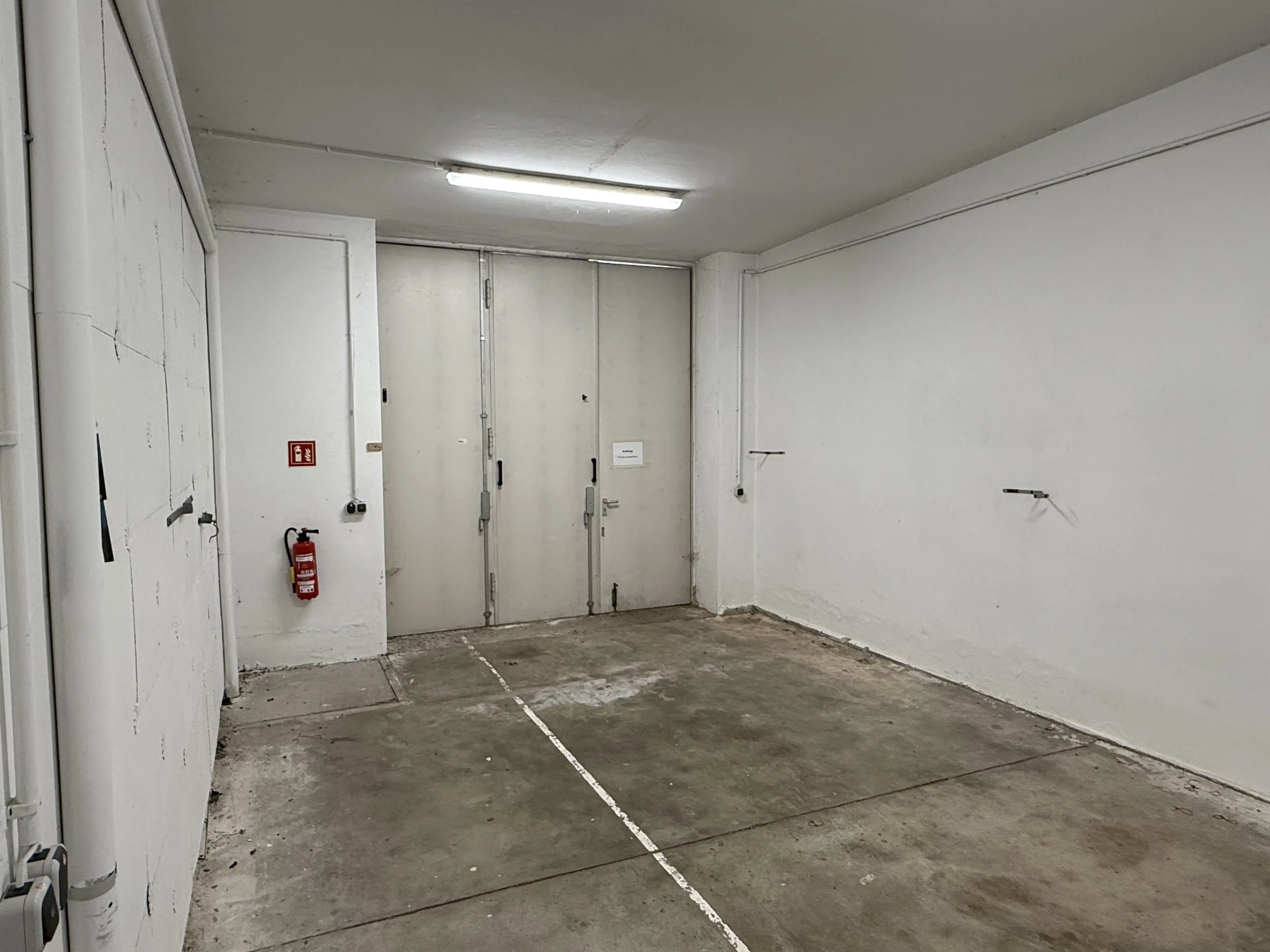 Magazijncomplex op perceel van 2962 m² in Hirschfeld - Duitsland