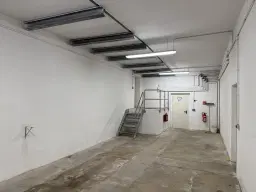 Magazijncomplex op perceel van 2962 m² in Hirschfeld - Duitsland