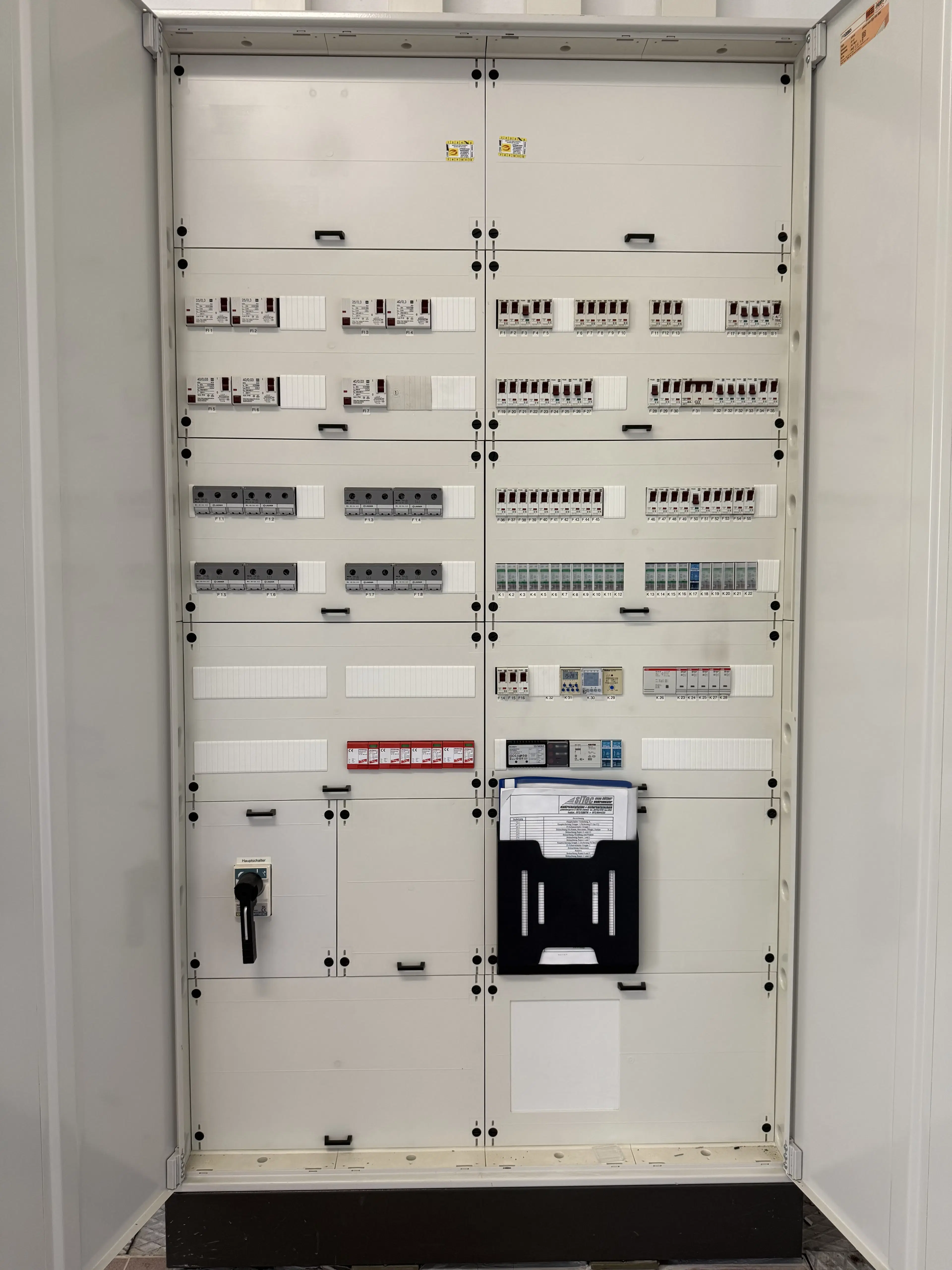 Magazijncomplex op perceel van 2962 m² in Hirschfeld - Duitsland