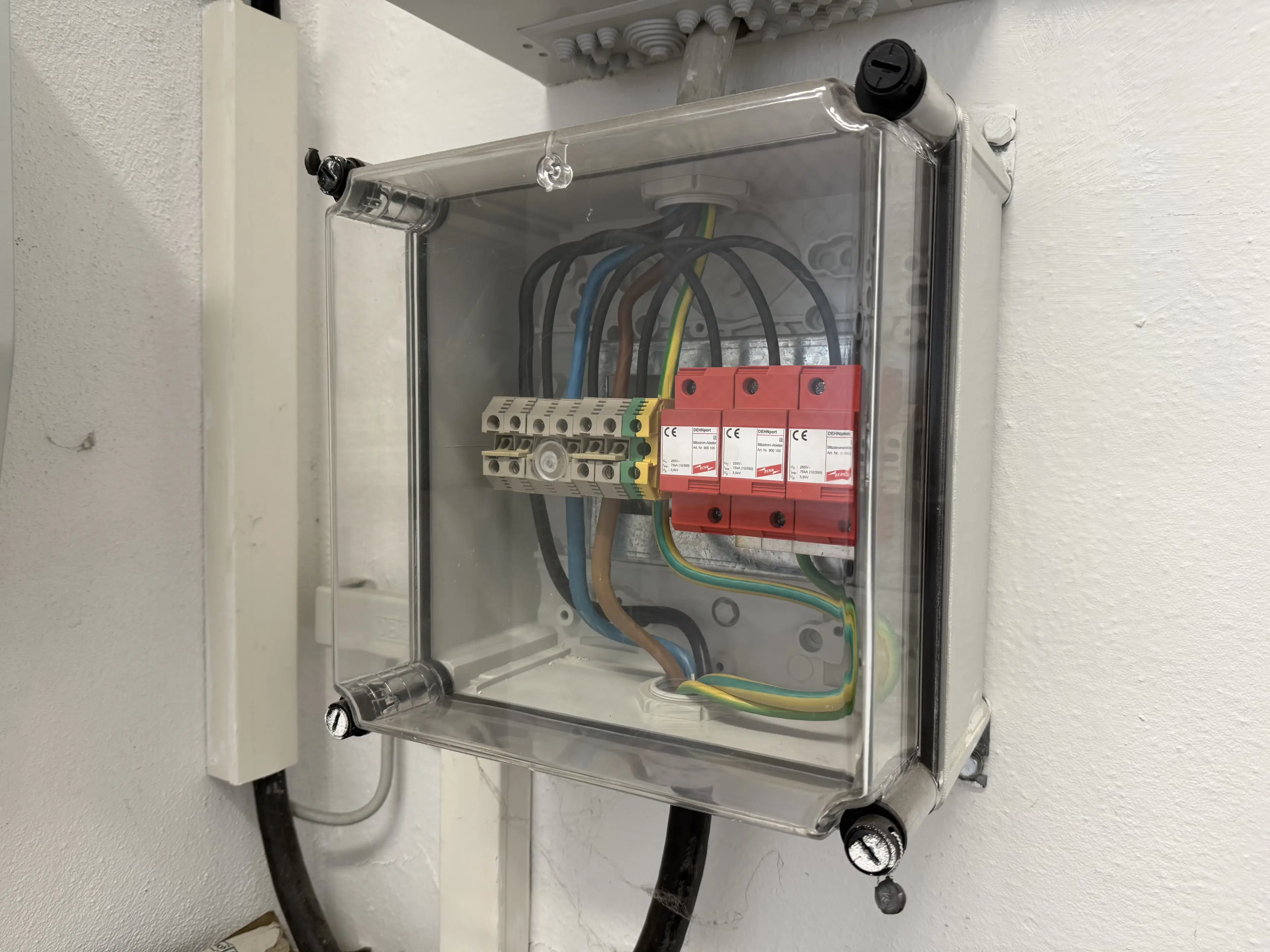 Magazijncomplex op perceel van 2962 m² in Hirschfeld - Duitsland