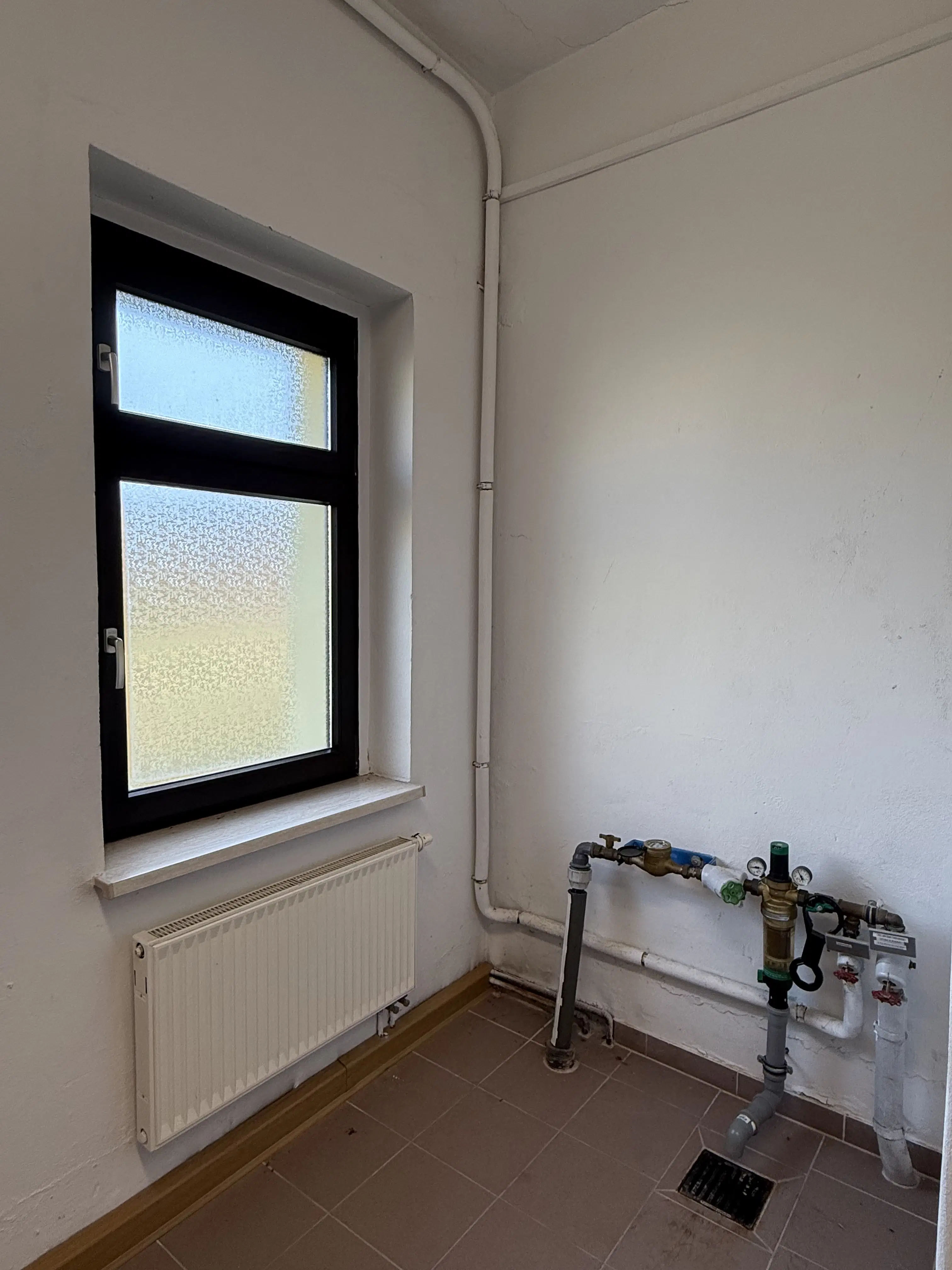 Magazijncomplex op perceel van 2962 m² in Hirschfeld - Duitsland