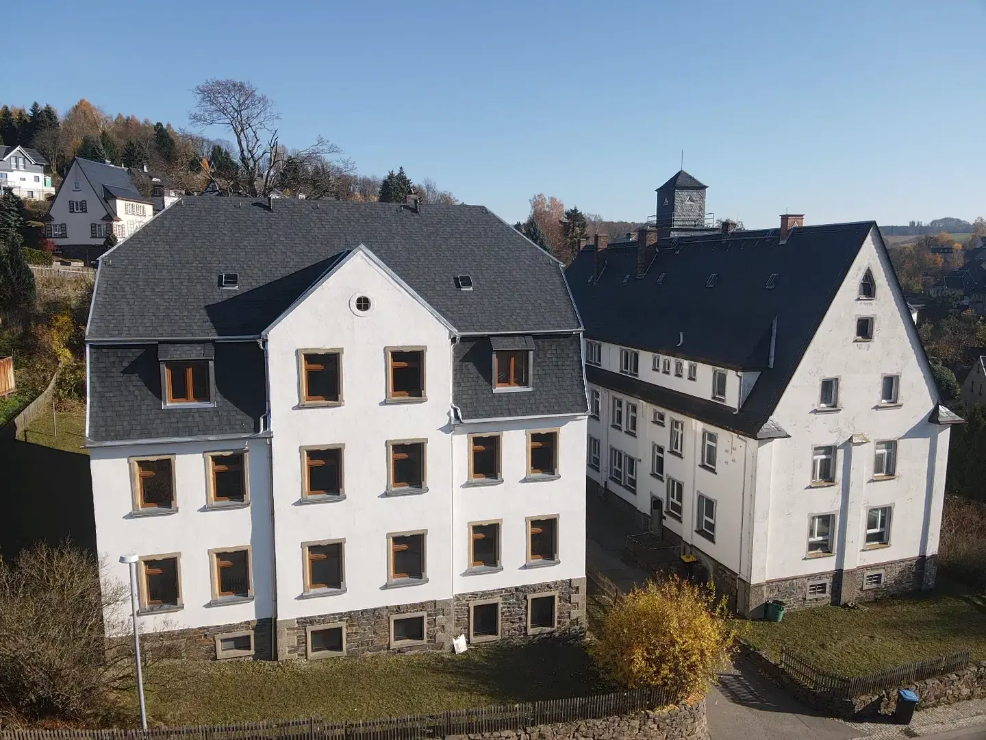 2 Karakteristieke wooncomplexen met totaal 19 eenheden op perceel van 3810 m² in Borstendorf, Duitsland