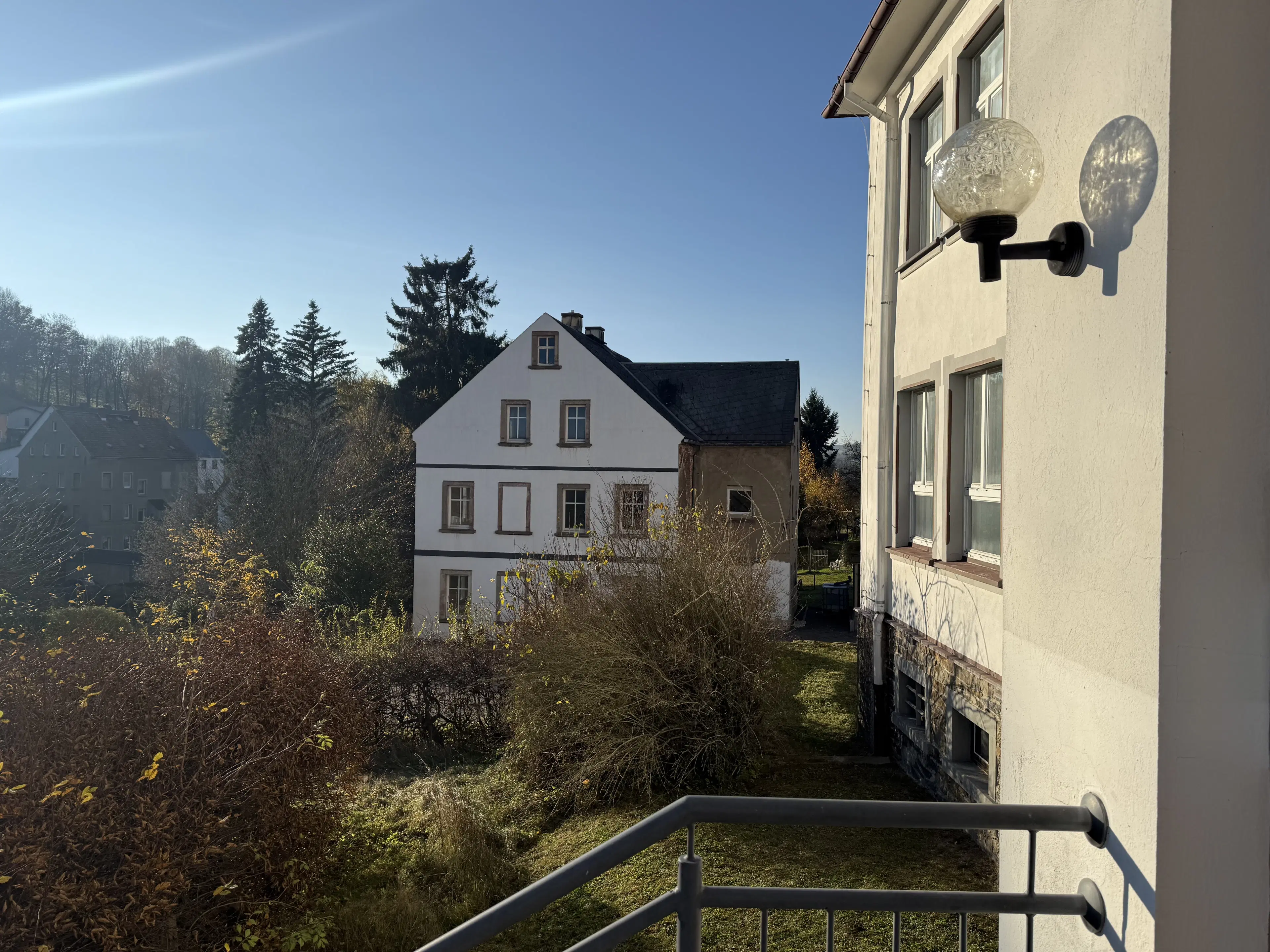 2 Karakteristieke wooncomplexen met totaal 19 eenheden op perceel van 3810 m² in Borstendorf, Duitsland