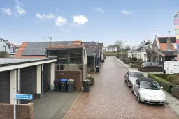 Stellendam, Voorstraat 9 en Mr. Iman Caustraat 6 