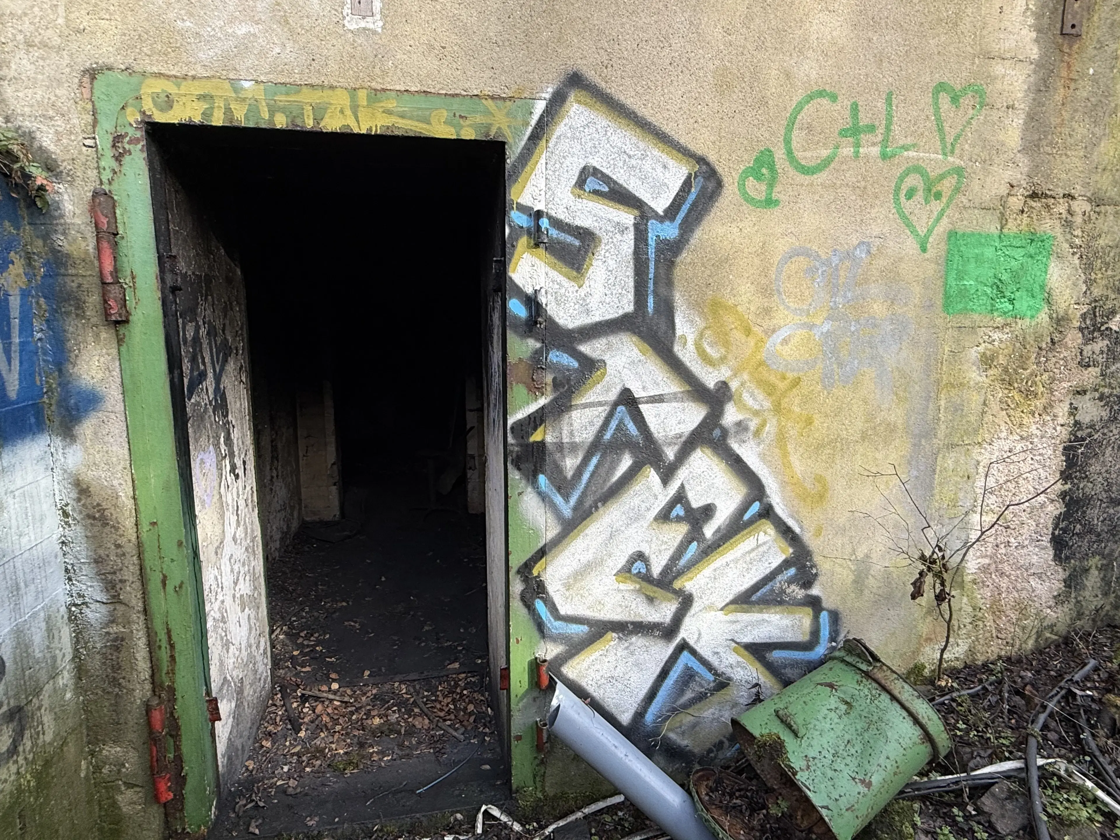115 m² eigendomsperceel, gedeeltelijke bunker in Staßfurt - Duitsland