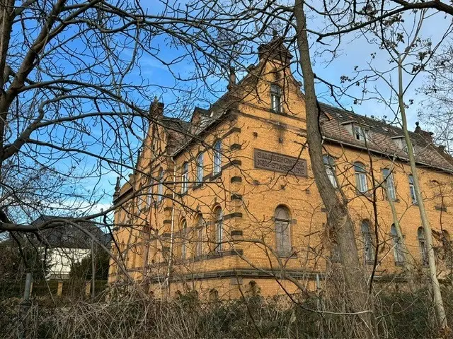 Villa Salzbergwerk op ca. 2.860 m² perceel Staßfurt, Maagdenburg - Duitsland