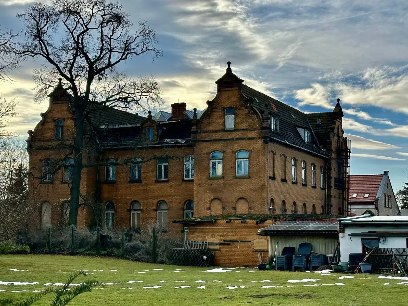Villa Salzbergwerk op ca. 2.860 m² perceel Staßfurt, Maagdenburg - Duitsland