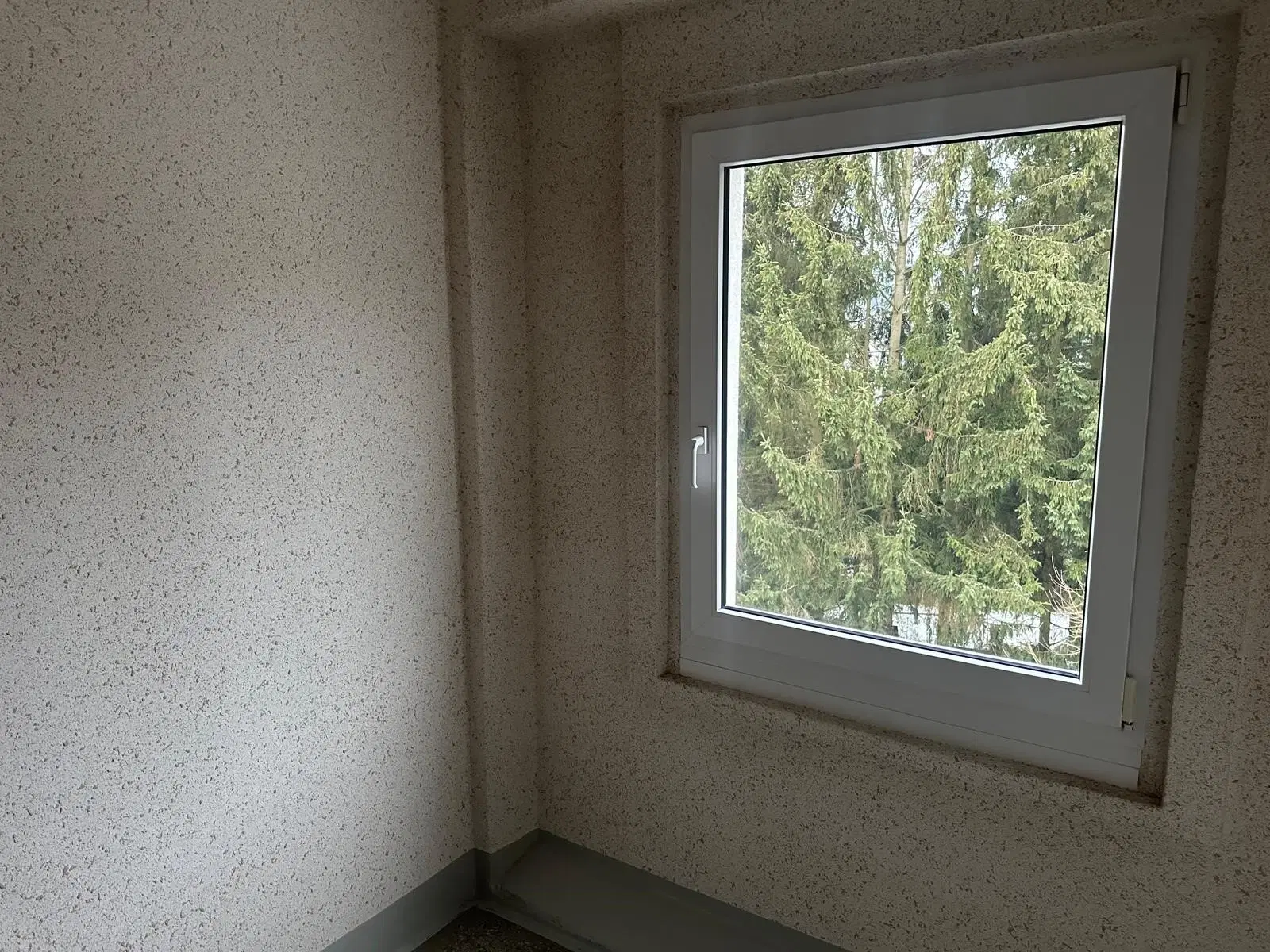 32 appartementen in Markneukirchen - Duitsland, bouwjaar 1988, 16 verhuurd (huursom € 89.750,=)