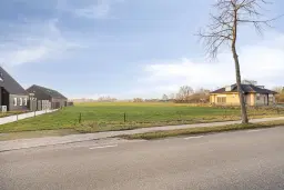 Zundert, Achtmaalseweg 119 A en 126 B