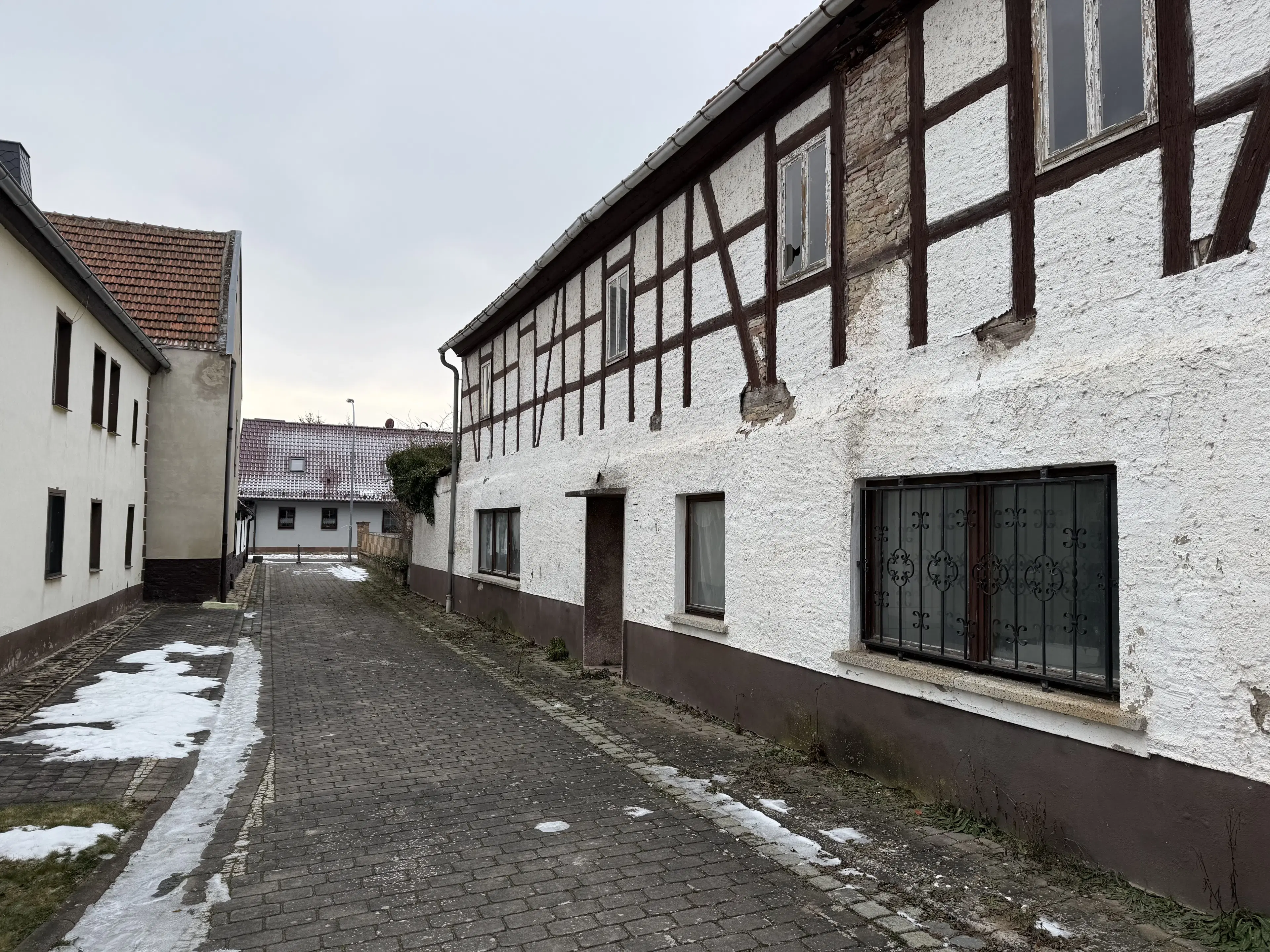 Ruim woon- en werkhuis op perceel van 690 m² in Ritteburg, Halle, Leipzig - Duitsland