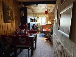 Appartementengebouw (3 van de 5 verhuurd, huursom € 9.900,=) in centrum Gerbstedt, Halle - Duitsland