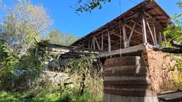 Tweelaags huis met een perceel van 1.100 m² en landbouwgrond van 6.494 m² in Rakovitsa - Bulgarije