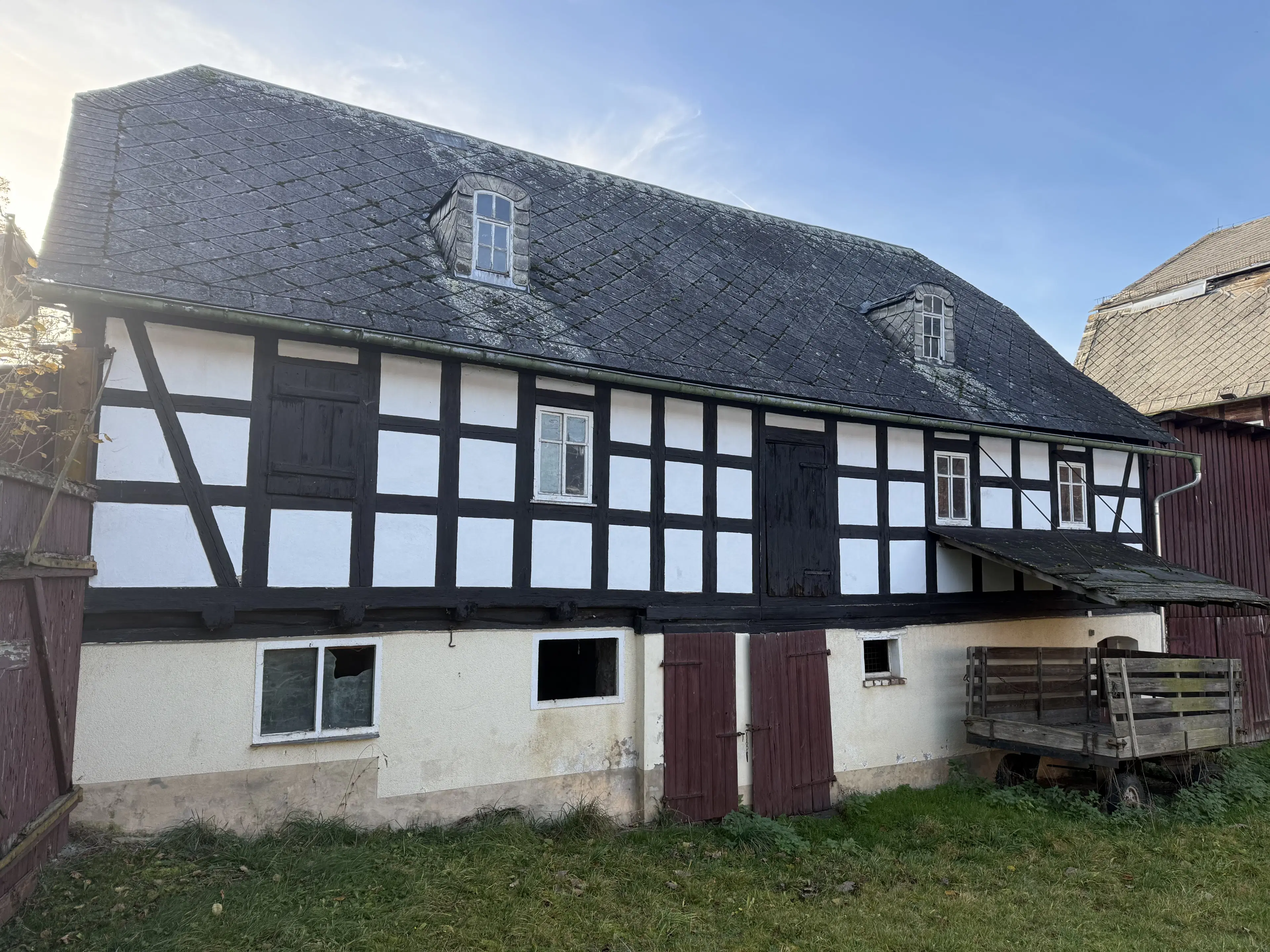 Idyllisch 4-zijdig landgoed op perceel van 3.451 m² in Heinsdorfergrund - Duitsland