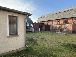 Idyllisch 4-zijdig landgoed op perceel van 3.451 m² in Heinsdorfergrund - Duitsland