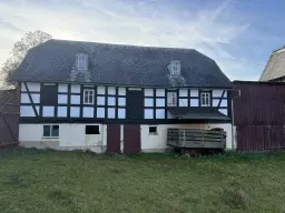 Idyllisch 4-zijdig landgoed op perceel van 3.451 m² in Heinsdorfergrund - Duitsland