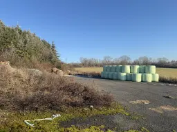 Agrarisch terrein met voormalige melkstal op perceel van 1.878m² bij Meiningen, Kassel, Duitsland