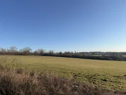 Agrarisch terrein met voormalige melkstal op perceel van 1.878m² bij Meiningen, Kassel, Duitsland