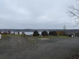 Karakteristieke toren en bebouwing op perceel van 1.377 m² nabij Klobikau, Halle - Duitsland