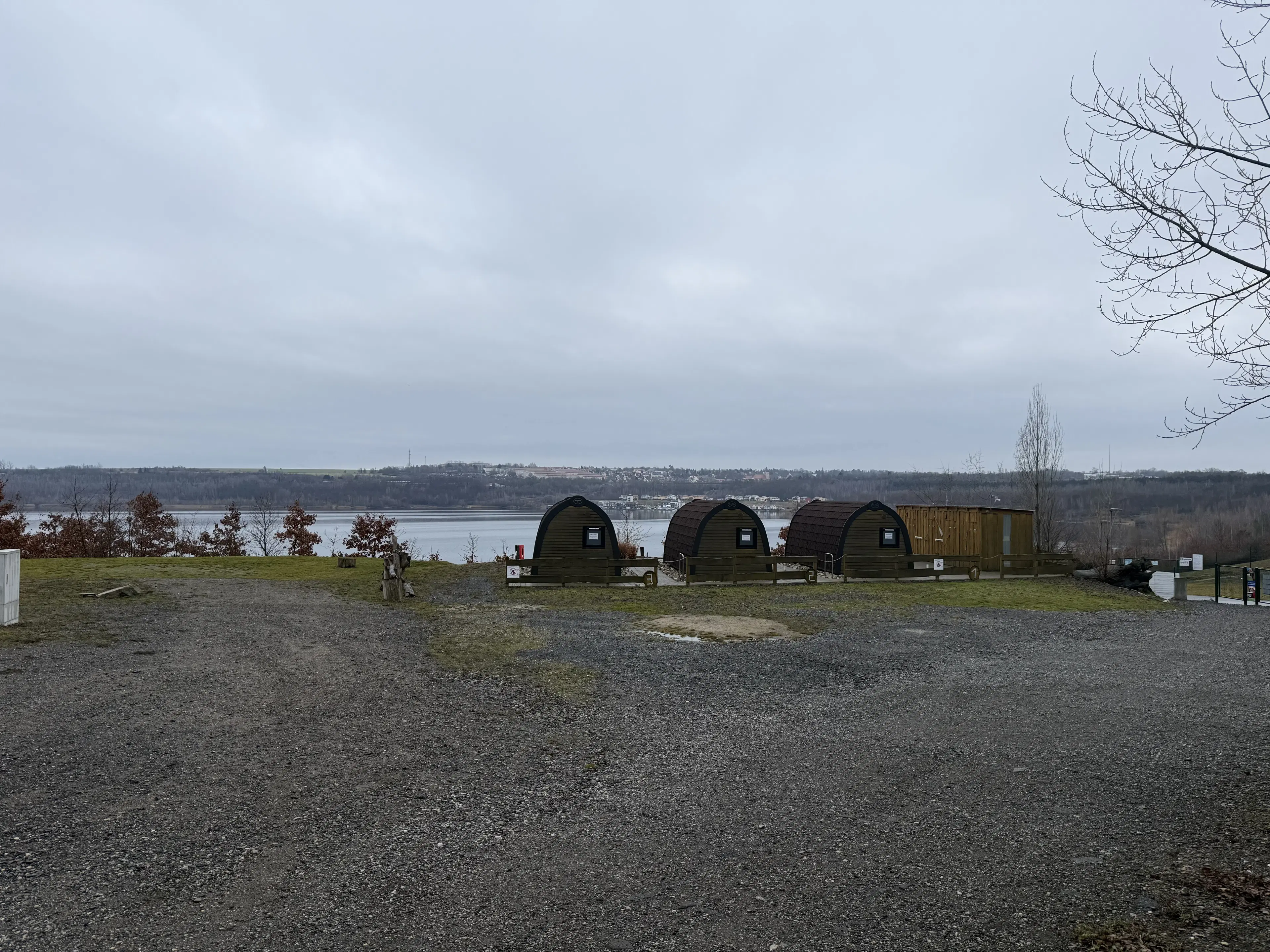 Karakteristieke toren en bebouwing op perceel van 1.377 m² nabij Klobikau, Halle - Duitsland