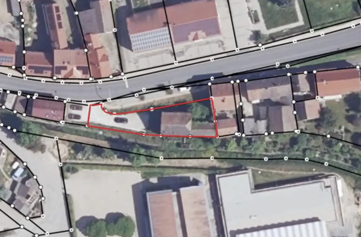 Historische watermolen met parkeerplaatsen op 402 m² perceel nabij Erfurt in Uhlstädt - Duitsland