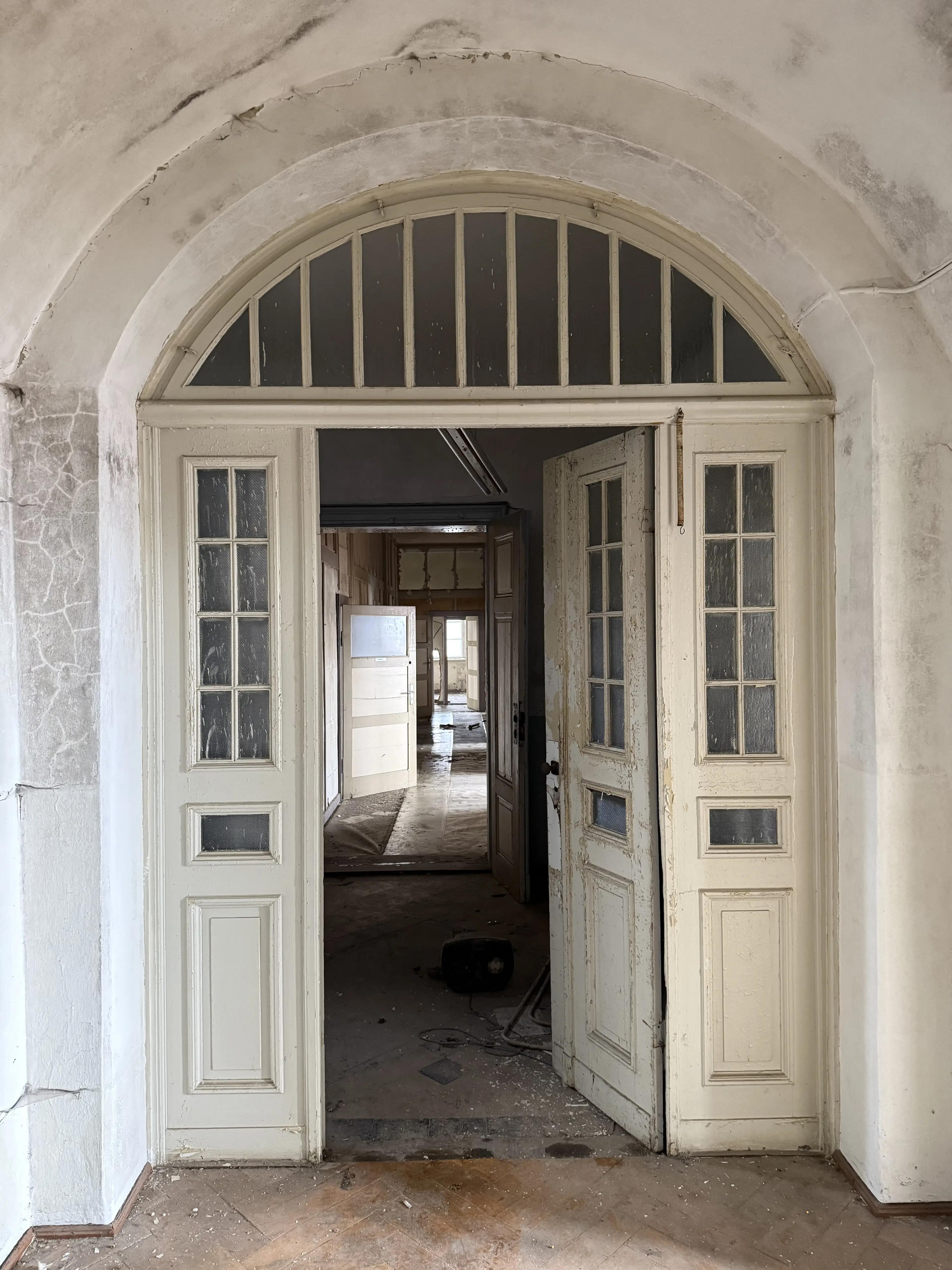 Uniek! Voormalige textielfabriek op perceel van 5.493 m² in Walddorf - Duitsland