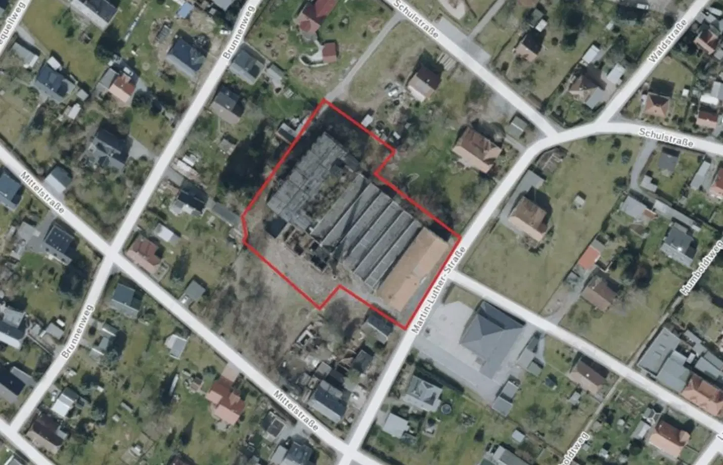 Voormalige textielfabriek op perceel van 5.493 m² - Walddorf- Duitsland
