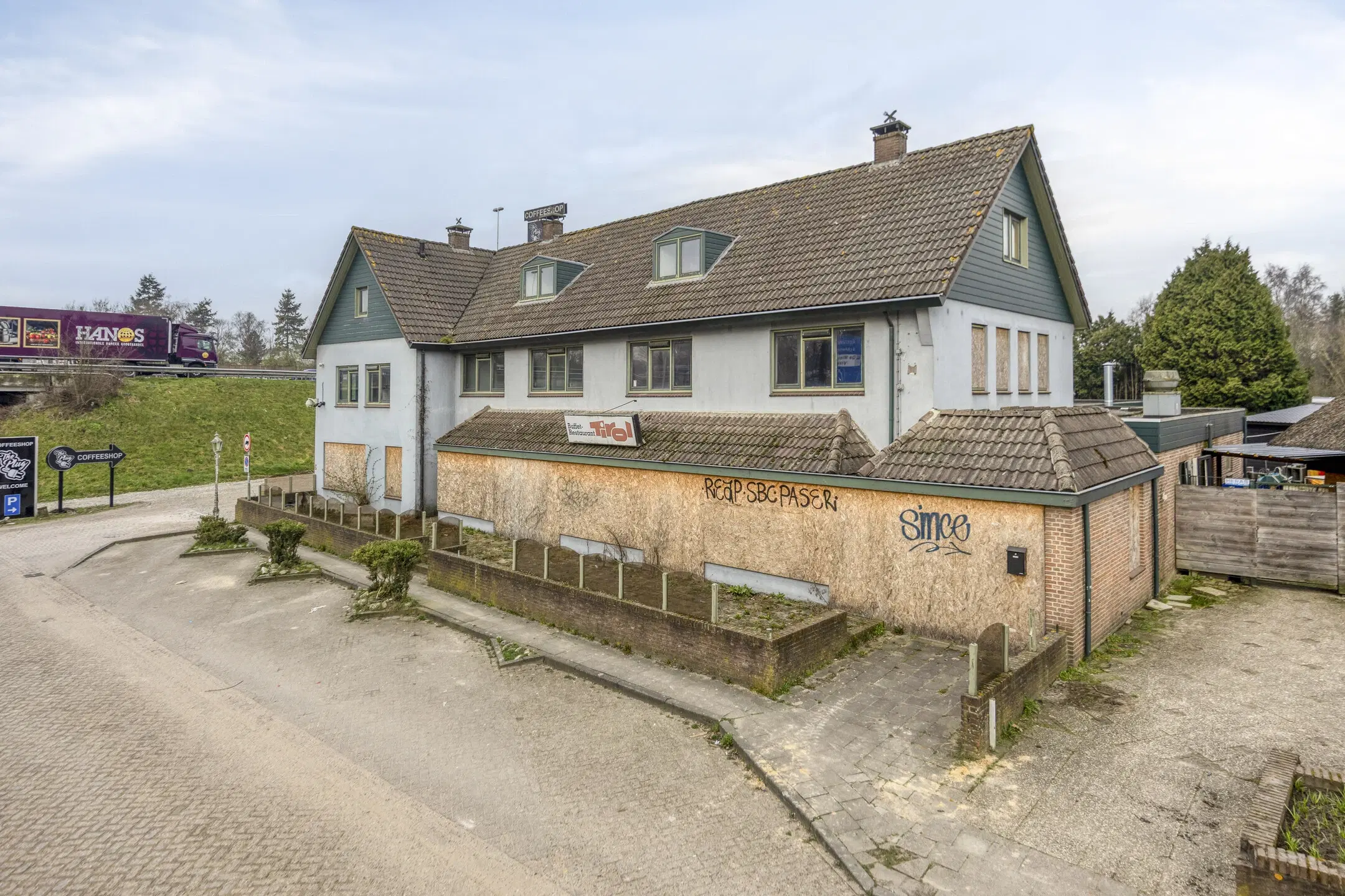 Amersfoort, Amersfoortsestraat 12 en 12 A