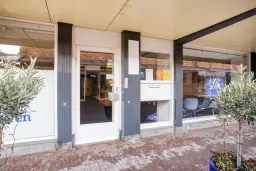 Lekkerkerk, Raadhuisplein 25-27-29