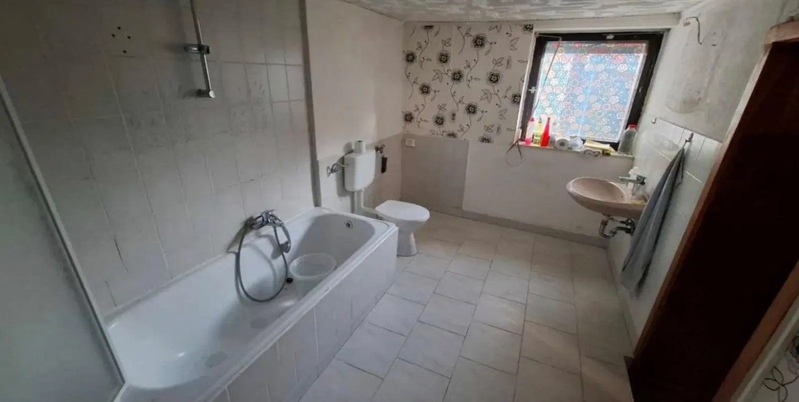 Vrijstaande vakwerkwoning op 290 m² eigendomsperceel in Langenleuba-Niederhain - Duitsland