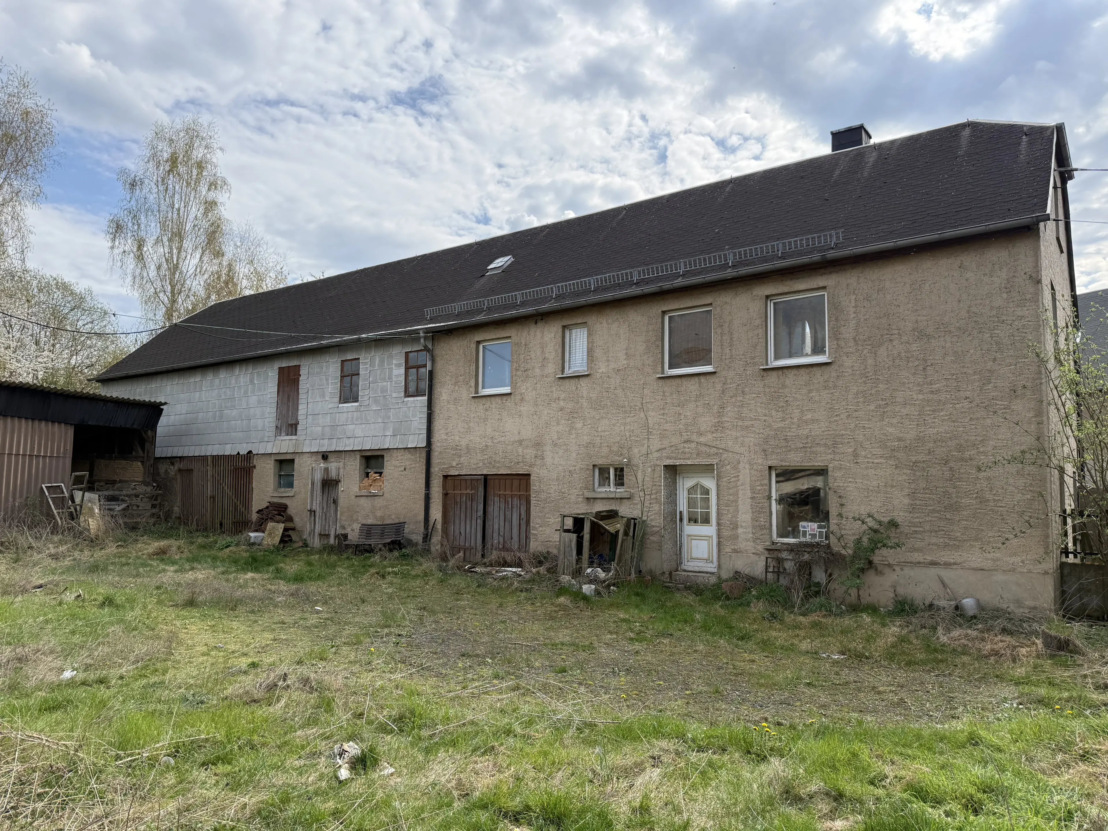 Idyllisch 3-zijdig landgoed op perceel van 4.180 m² in Zettlitz - Duitsland