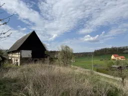 Idyllisch 3-zijdig landgoed op perceel van 4.180 m² in Zettlitz - Duitsland