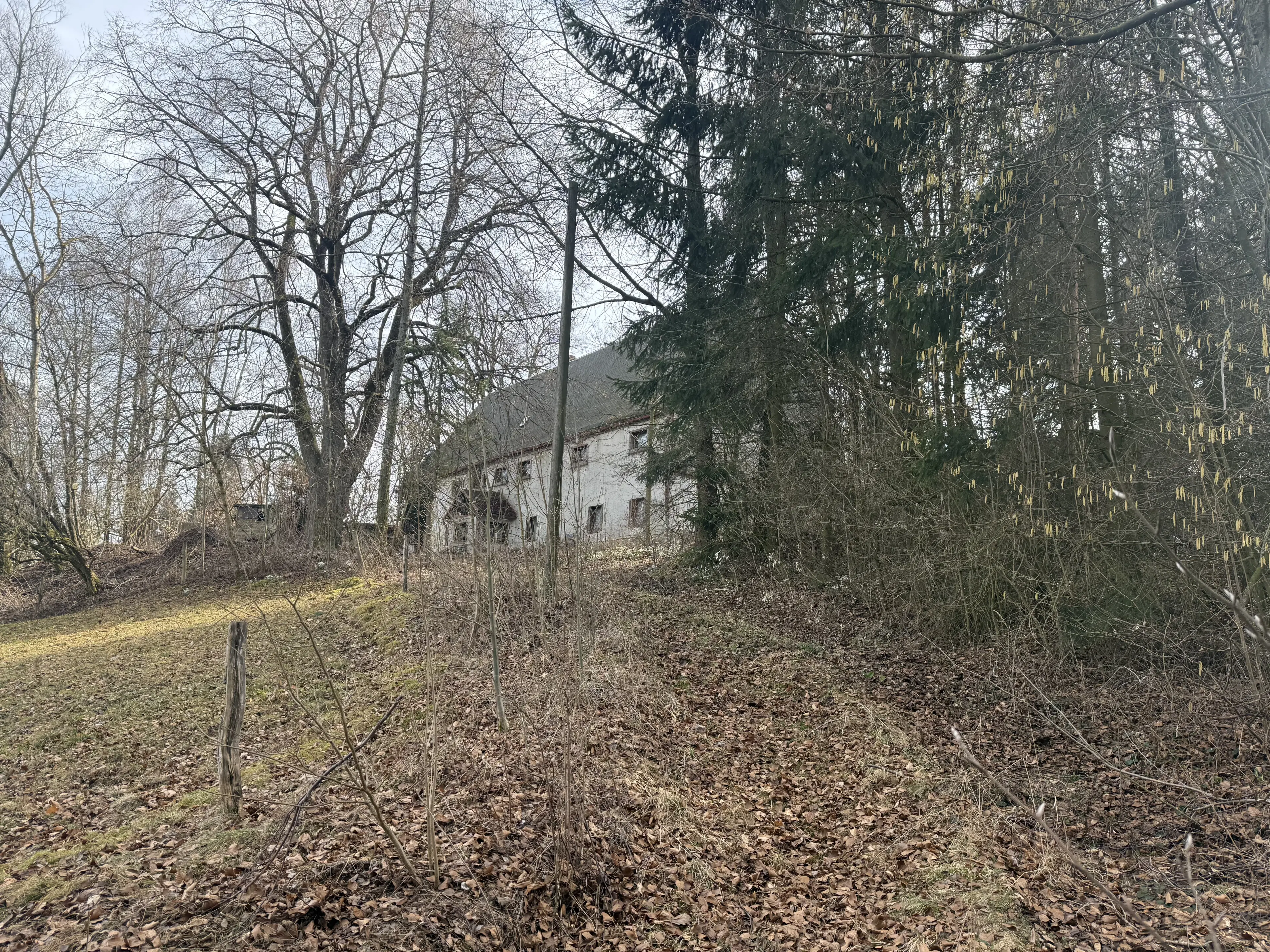 Woonhuis met 5 eenheden op perceel van 1.803 m² in Nassau, Freiberg, nabij Frauenstein - Duitsland