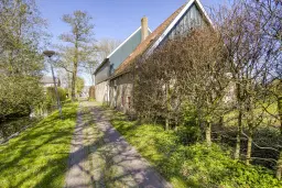 Easterein, Tsjerkebuorren 5