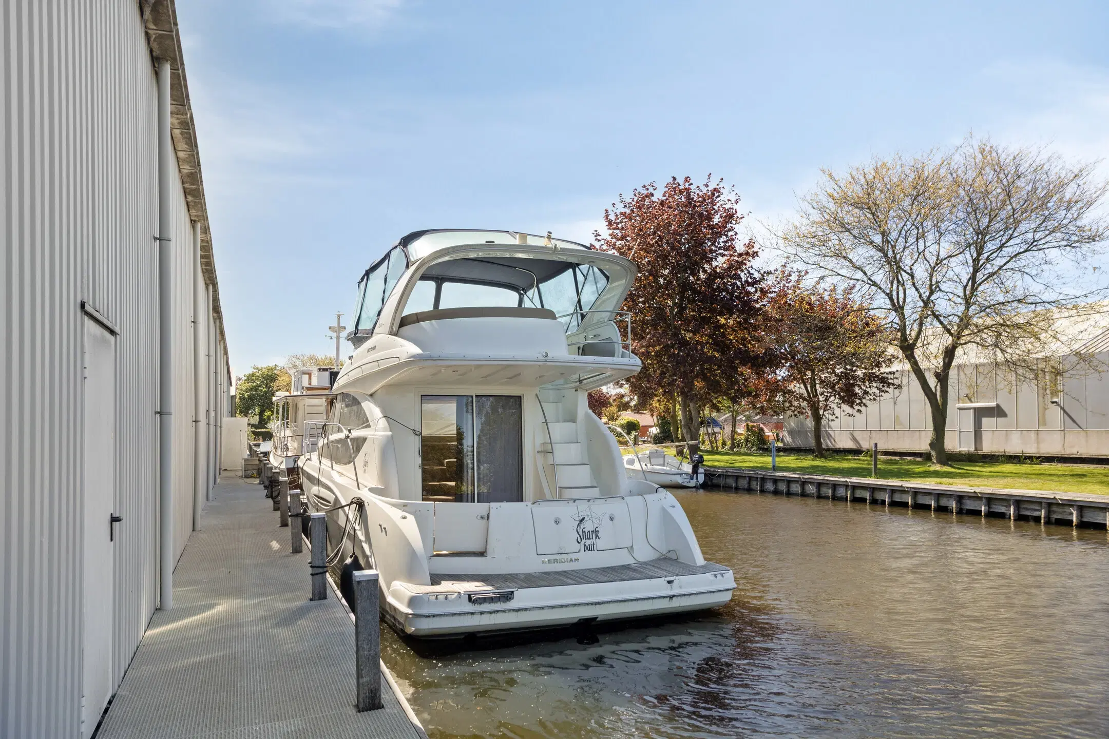 Motorjacht 'Shark Bait' te Amsterdam