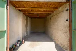 Perceel van 2.090 m² + Gezinswoning + Bijgebouwen - Karaisen, Veliko Tarnovo - Bulgarije
