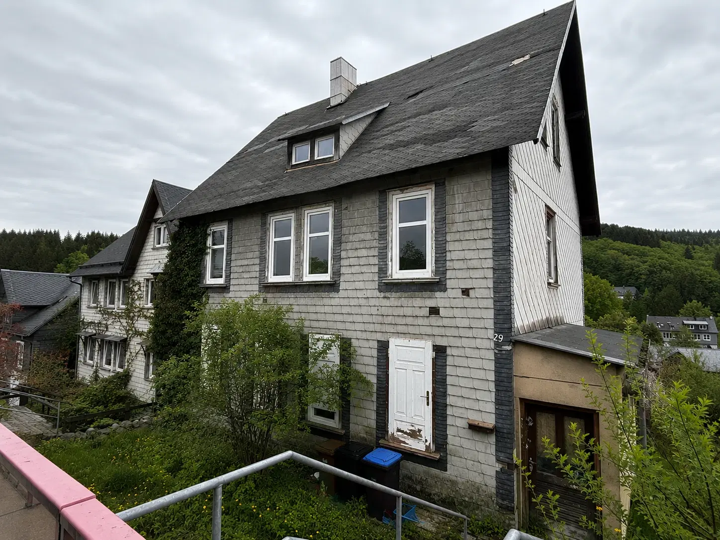 Vrijstaand vakwerkhuis op perceel van 406m2 in Illmenau, Duitsland