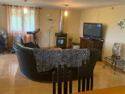 Degelijk gebouwd huis op 3.928 m² perceel in Valea Calugareasca, Judetul Prahova - Roemenië - 2008