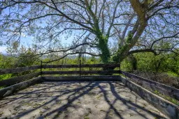 Perceel van 1.364 m² met gezinswoning en bijgebouwen in Damyanovo, Gabrovo - Bulgarije