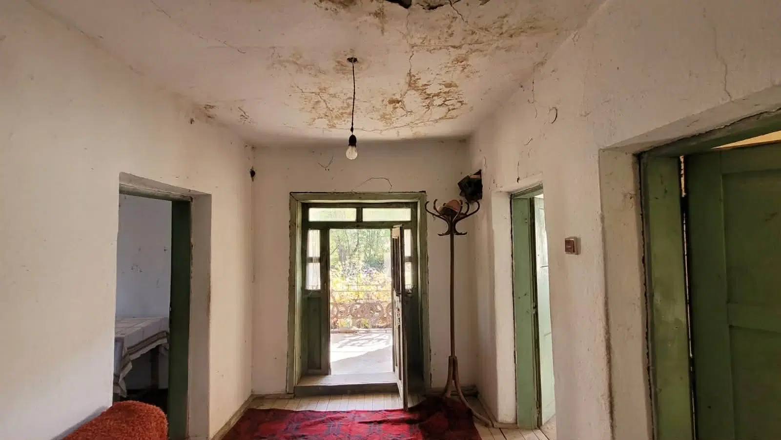 Huis en 790 m² grond en bijgebouwen in Kireevo - Bulgarije